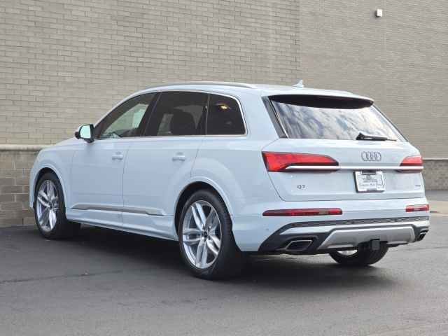 Vehicle image 7 of 49