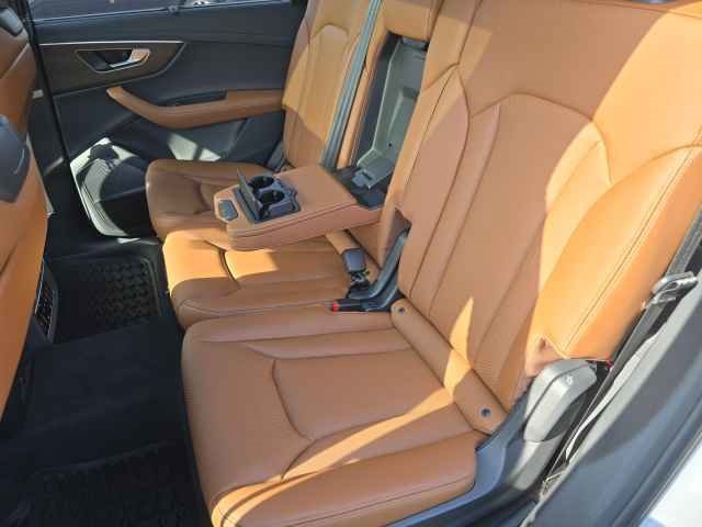 Vehicle image 35 of 49