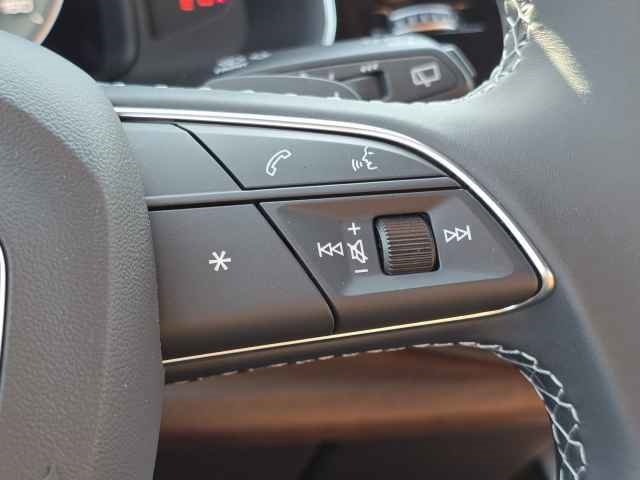 Vehicle image 22 of 49