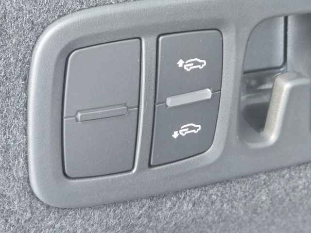 Vehicle image 26 of 49