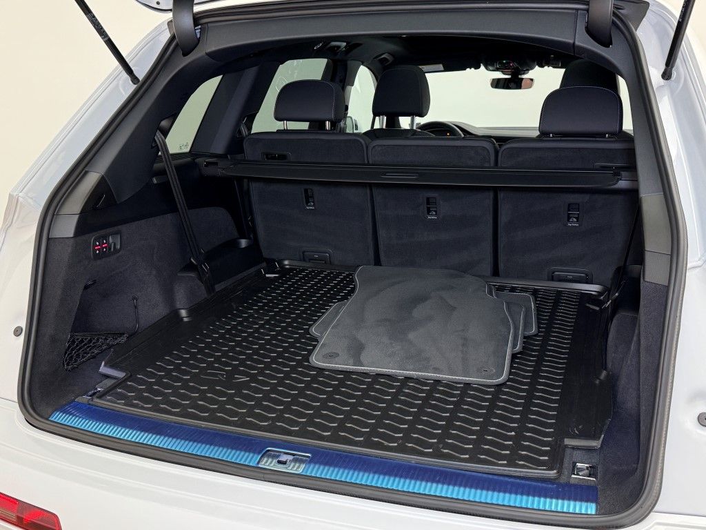 Vehicle image 22 of 47