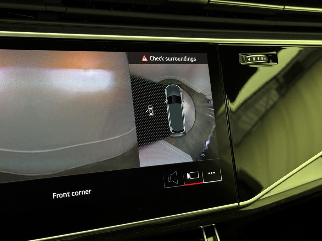 Vehicle image 36 of 47