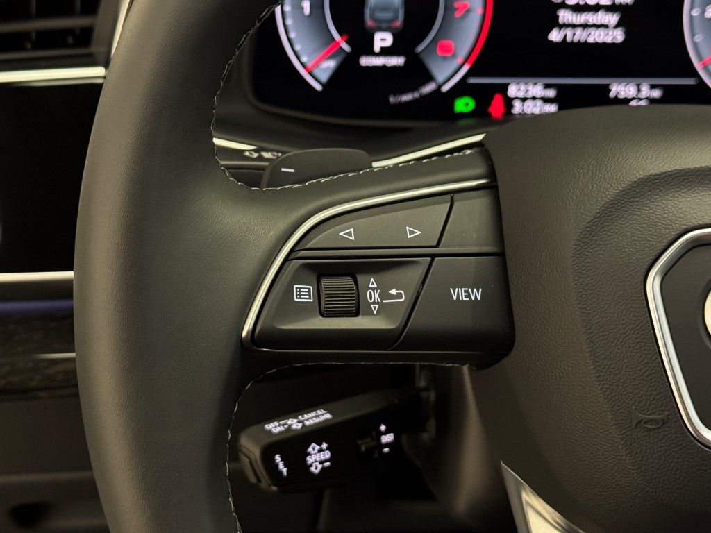 Vehicle image 41 of 47