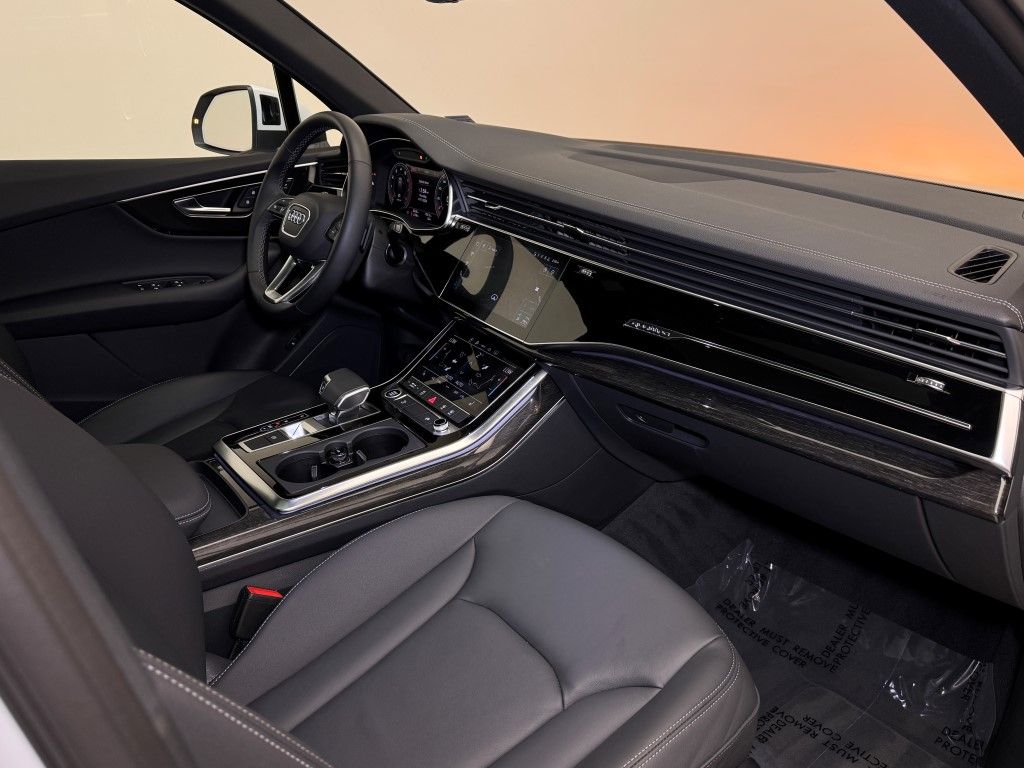 Vehicle image 15 of 47