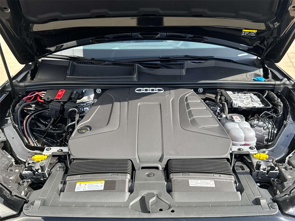 2025 Audi Q7 Premium Plus Image 5 of 22