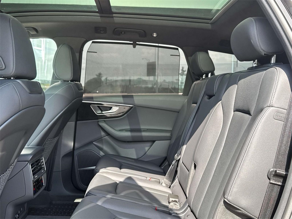2025 Audi Q7 Premium Plus Image 9 of 22