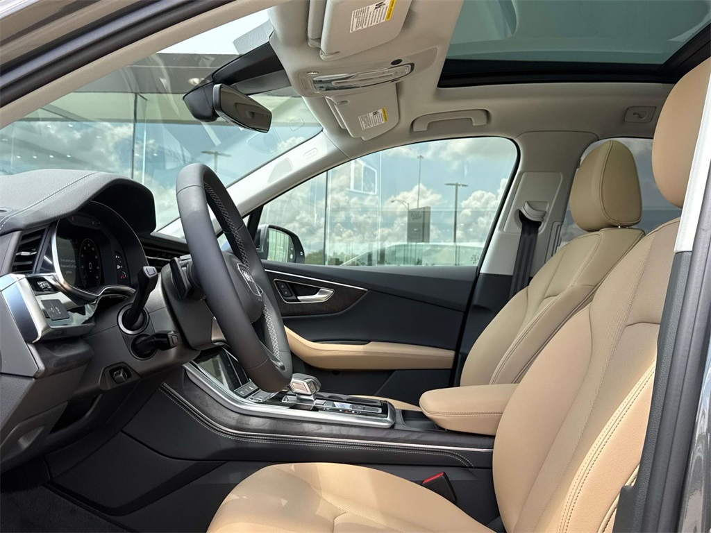2025 Audi Q7 Premium Plus Image 6 of 17