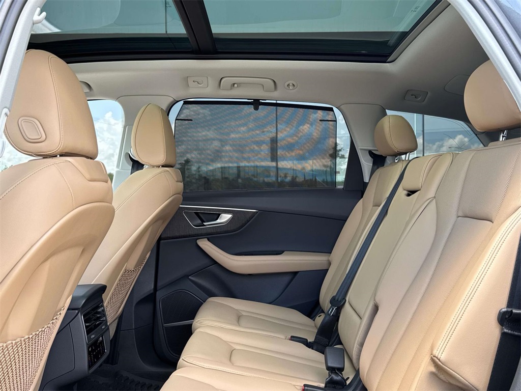 2025 Audi Q7 Premium Plus Image 4 of 17
