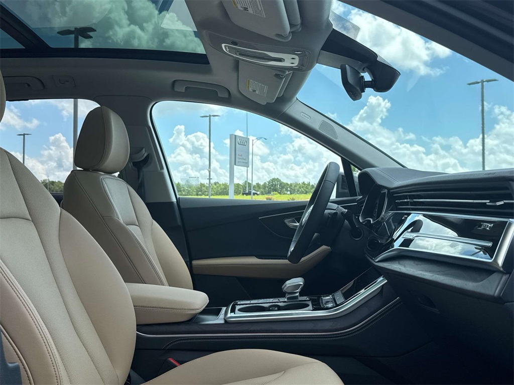 2025 Audi Q7 Premium Plus Image 15 of 17