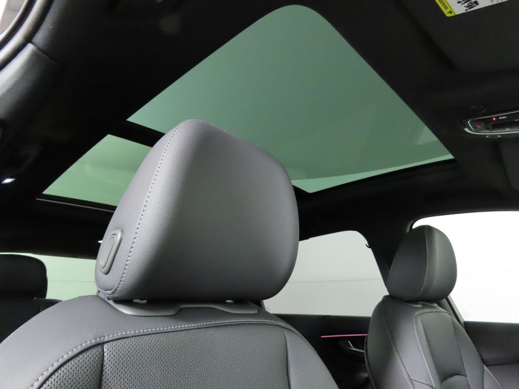 Vehicle image 19 of 34