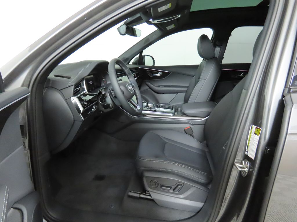 Vehicle image 20 of 34