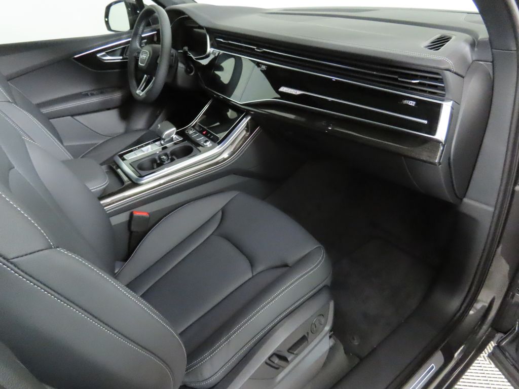 Vehicle image 18 of 34