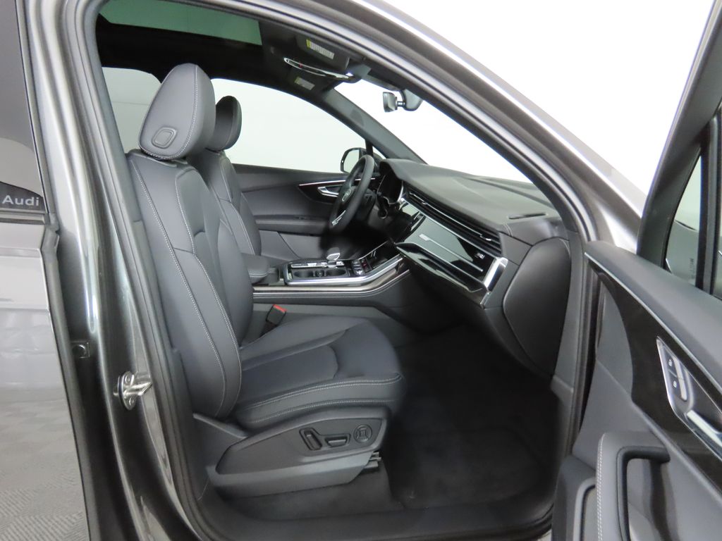 Vehicle image 21 of 34