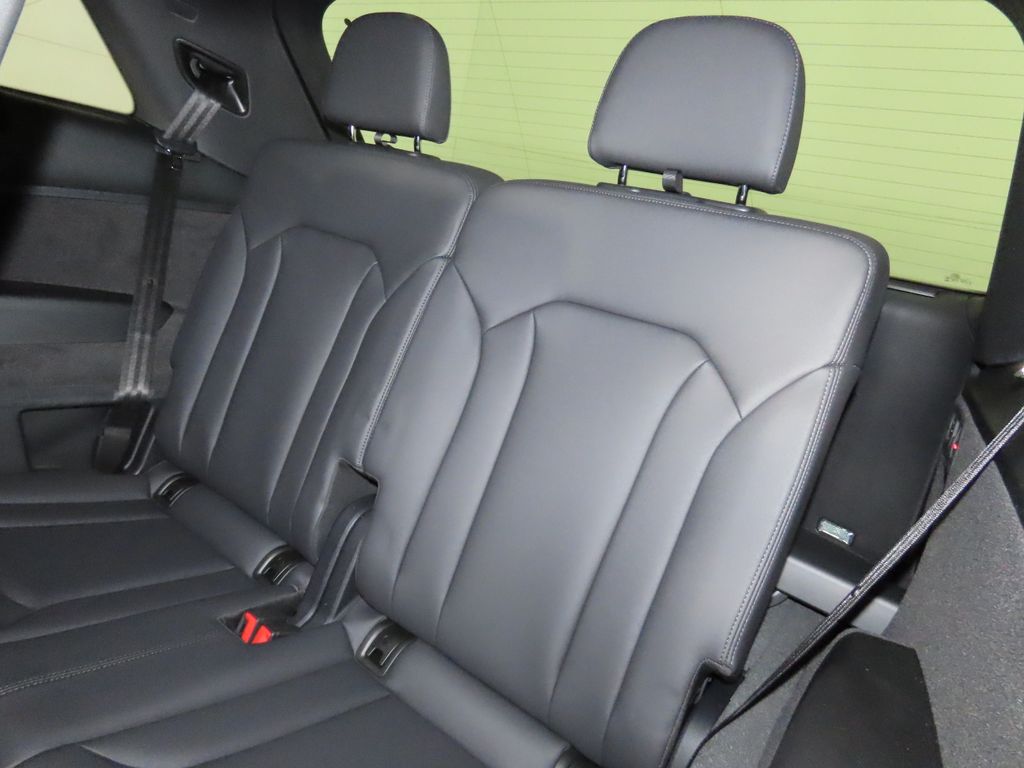 Vehicle image 24 of 34