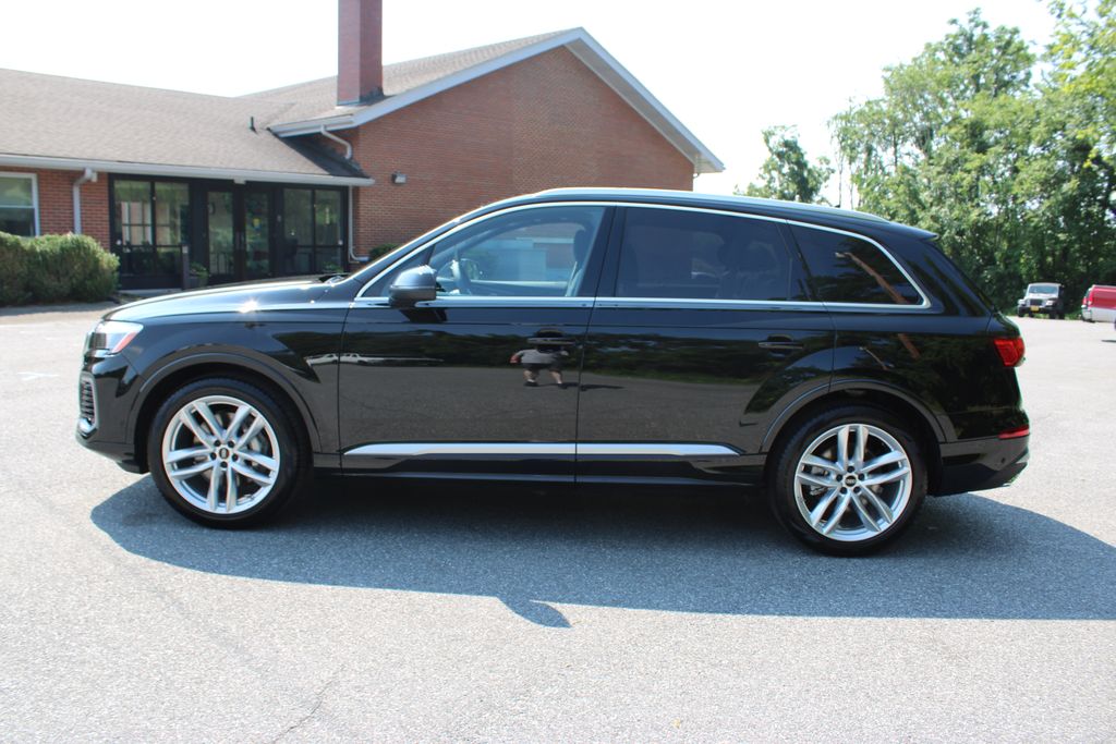 2025 Audi Q7 Premium Plus Image 10 of 57