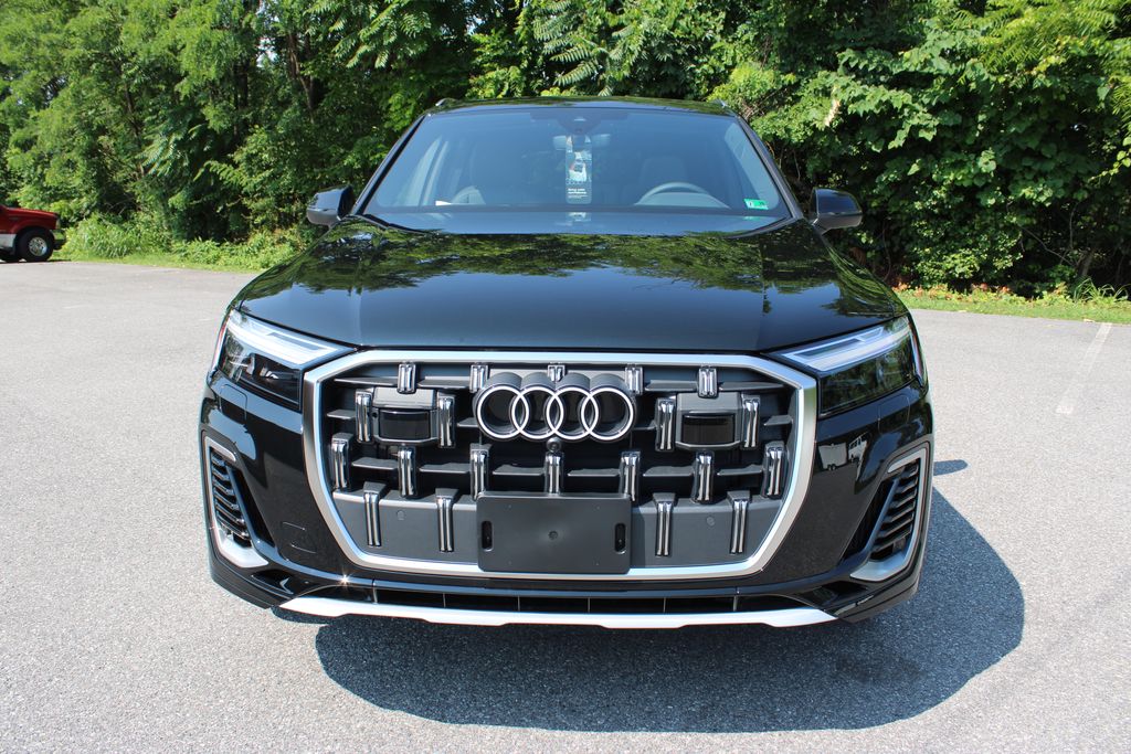 2025 Audi Q7 Premium Plus Image 3 of 57