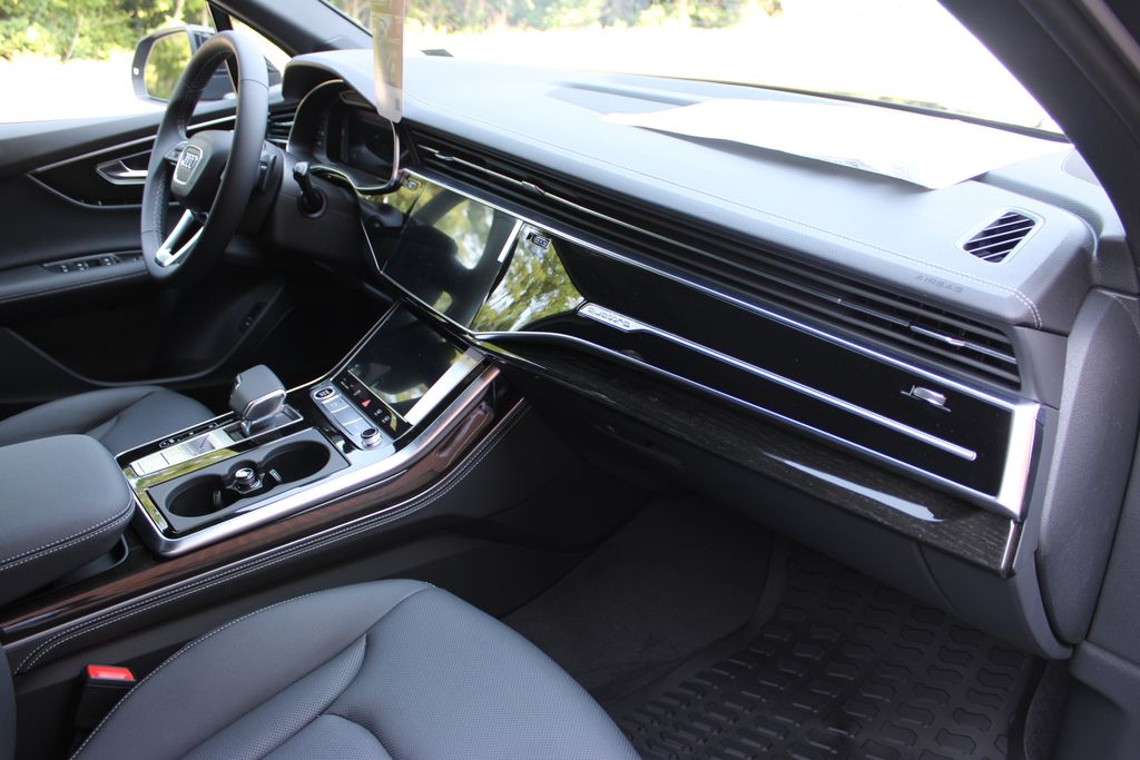 2025 Audi Q7 Premium Plus Image 27 of 57