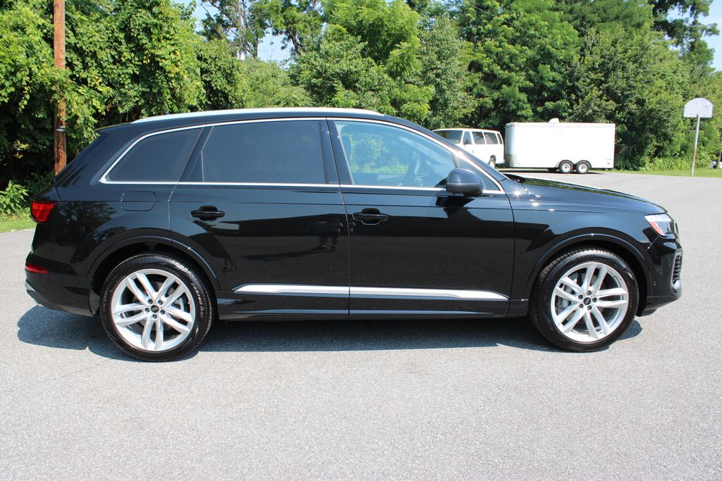 2025 Audi Q7 Premium Plus Image 6 of 57