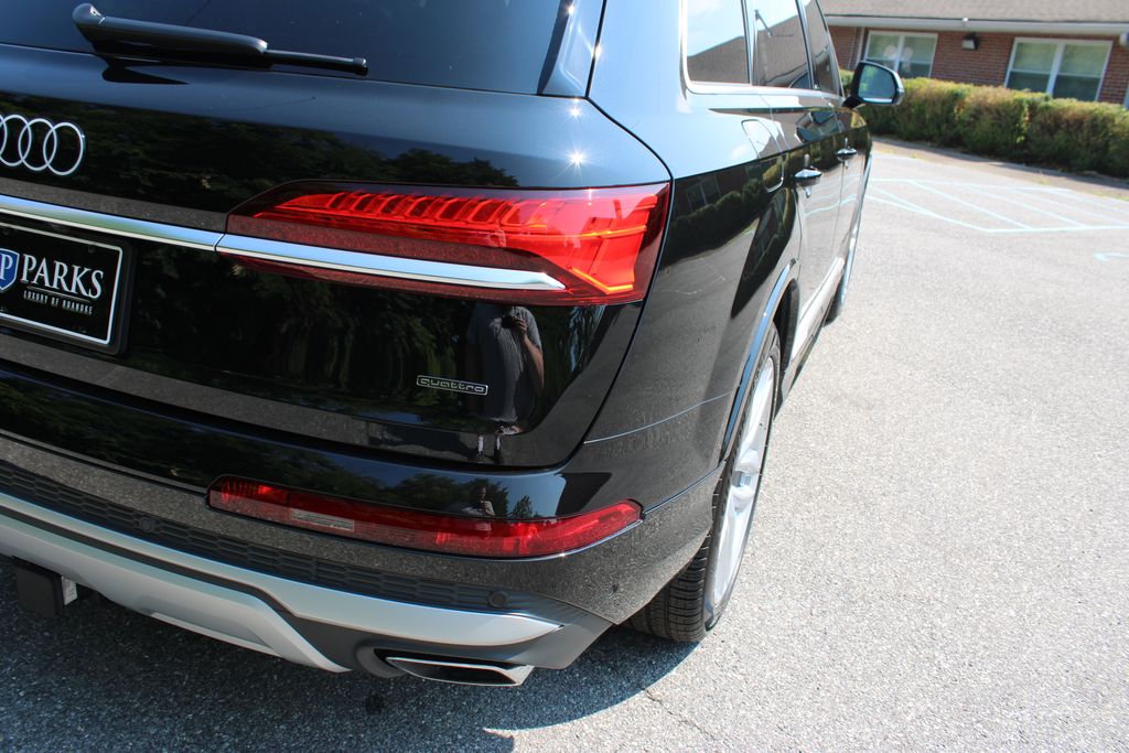 2025 Audi Q7 Premium Plus Image 8 of 57