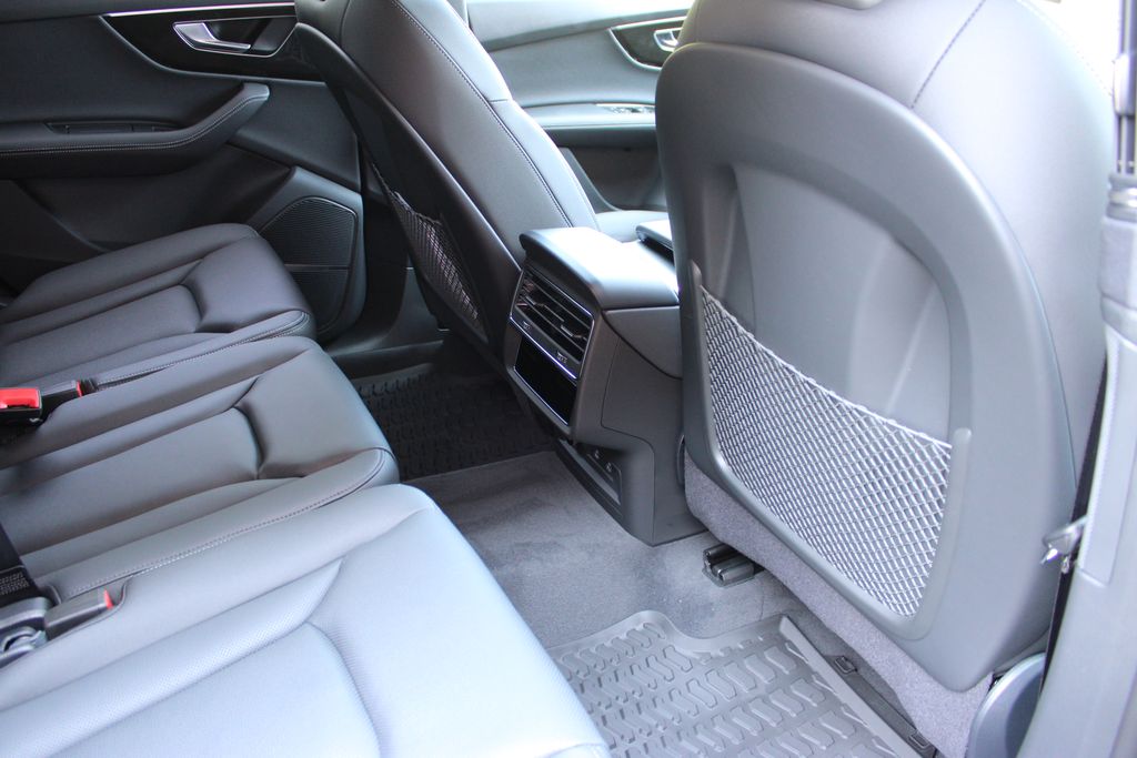 2025 Audi Q7 Premium Plus Image 22 of 57