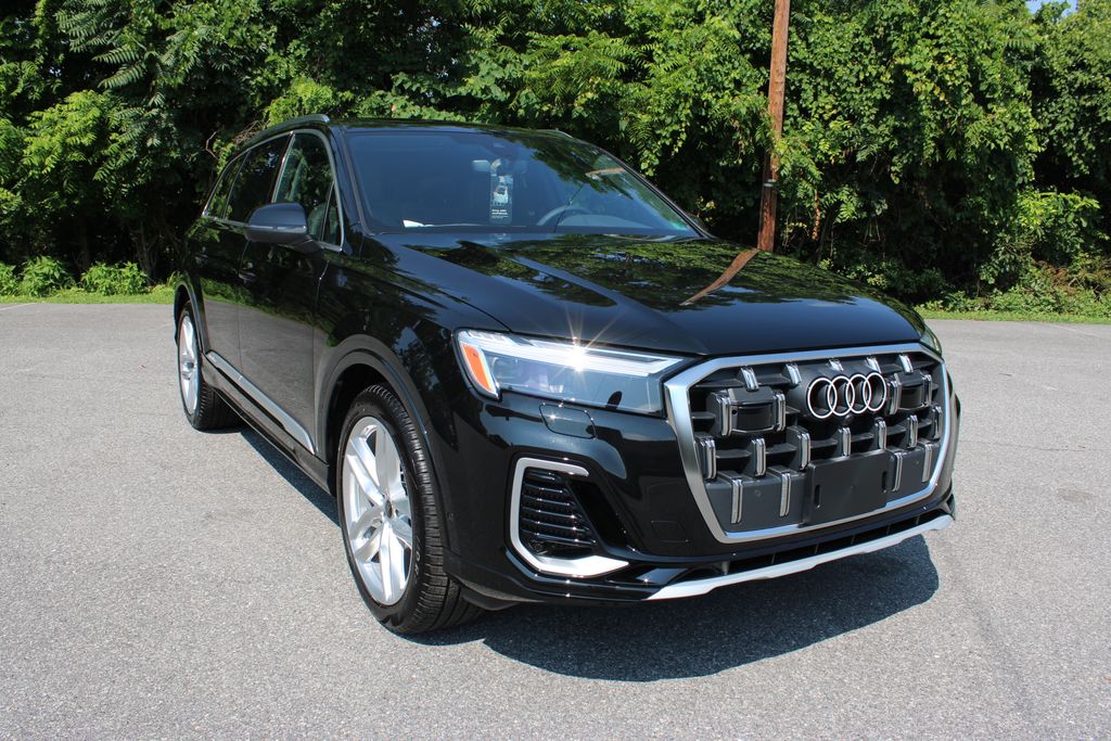 2025 Audi Q7 Premium Plus Image 4 of 57