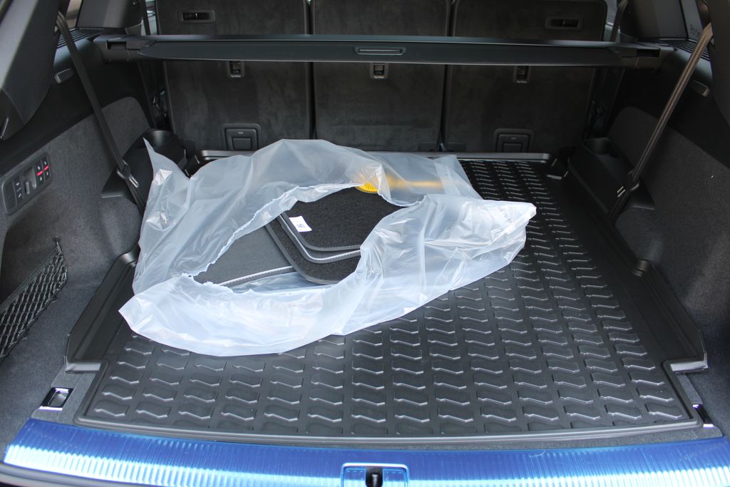 2025 Audi Q7 Premium Plus Image 17 of 57