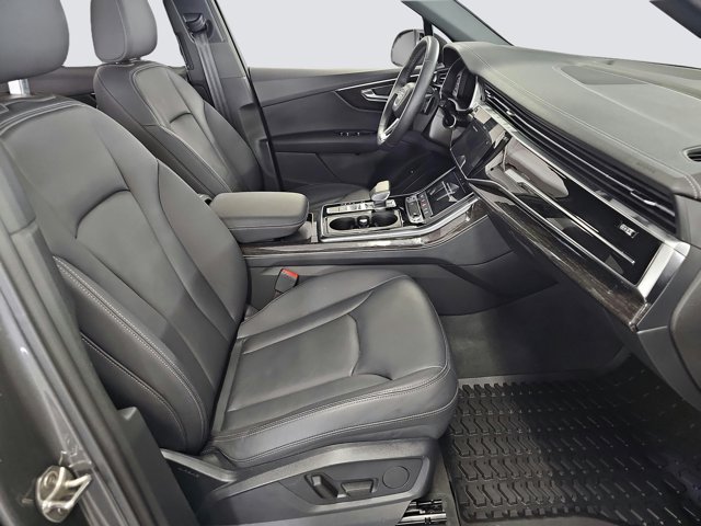 Vehicle image 25 of 28
