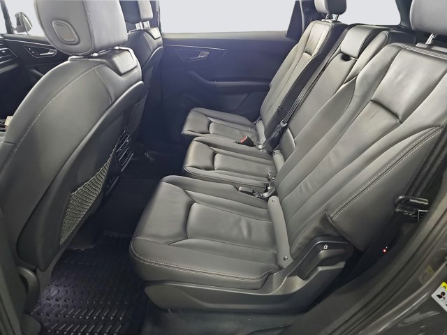 Vehicle image 22 of 28