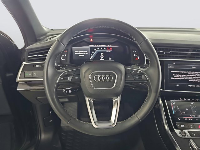Vehicle image 14 of 28