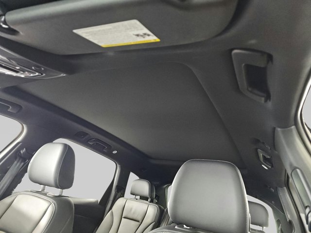 Vehicle image 11 of 28