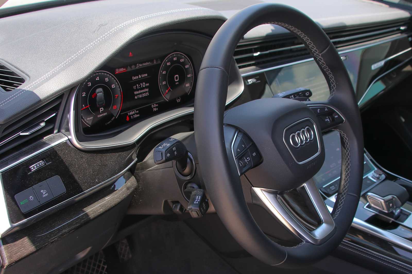 Vehicle image 10 of 11