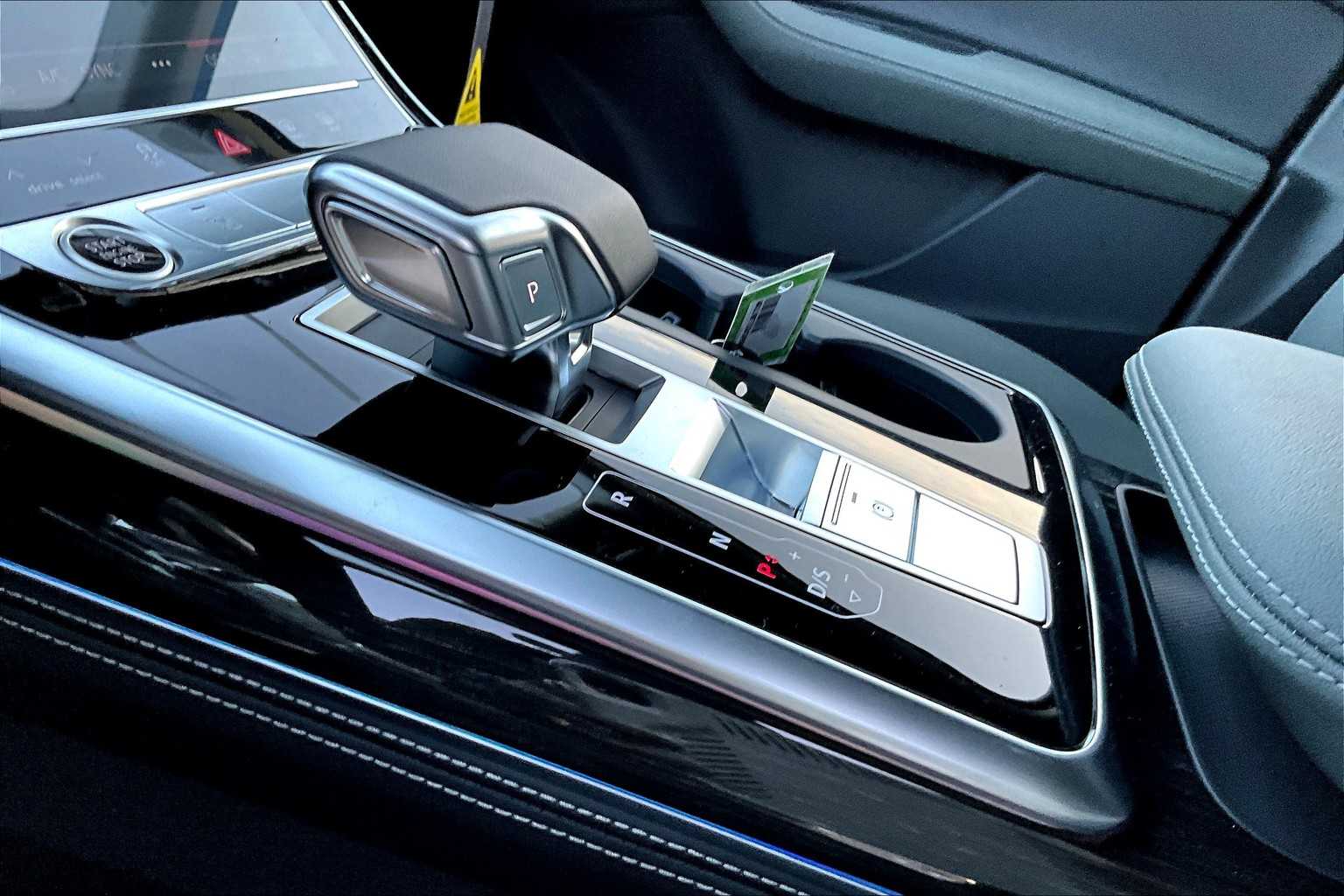 2025 Audi Q7 Premium Plus Image 16 of 20