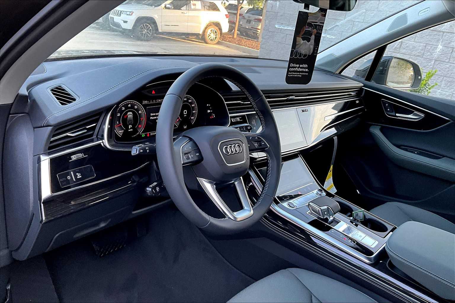 2025 Audi Q7 Premium Plus Image 10 of 20