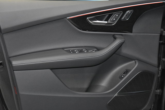 2025 Audi Q7 Premium Plus Image 16 of 28