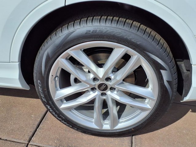 Vehicle image 12 of 23