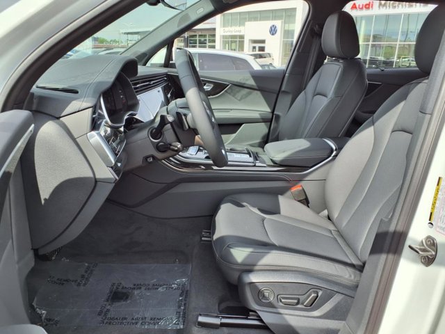Vehicle image 7 of 23