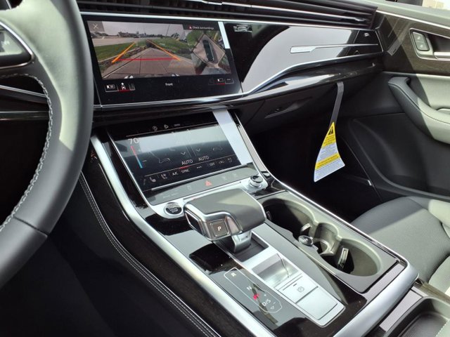 Vehicle image 19 of 23
