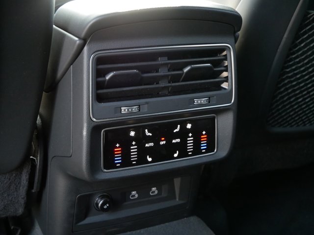 Vehicle image 10 of 27