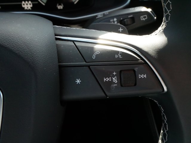 Vehicle image 21 of 27