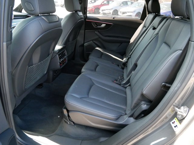 Vehicle image 11 of 27