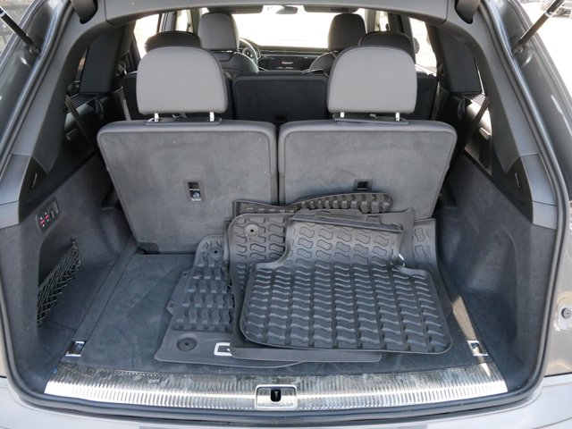 Vehicle image 12 of 27