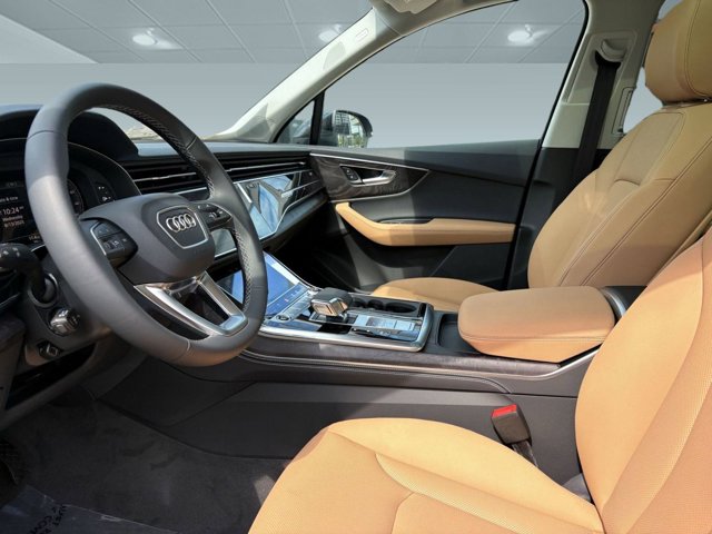 2025 Audi Q7 Premium Plus Image 14 of 28