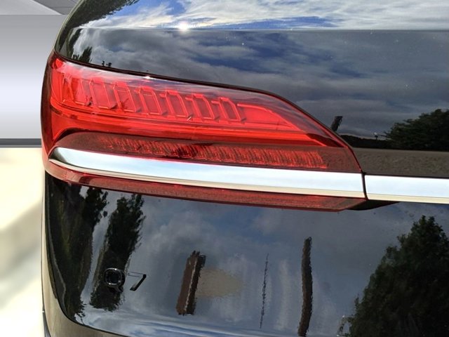 2025 Audi Q7 Premium Plus Image 24 of 28
