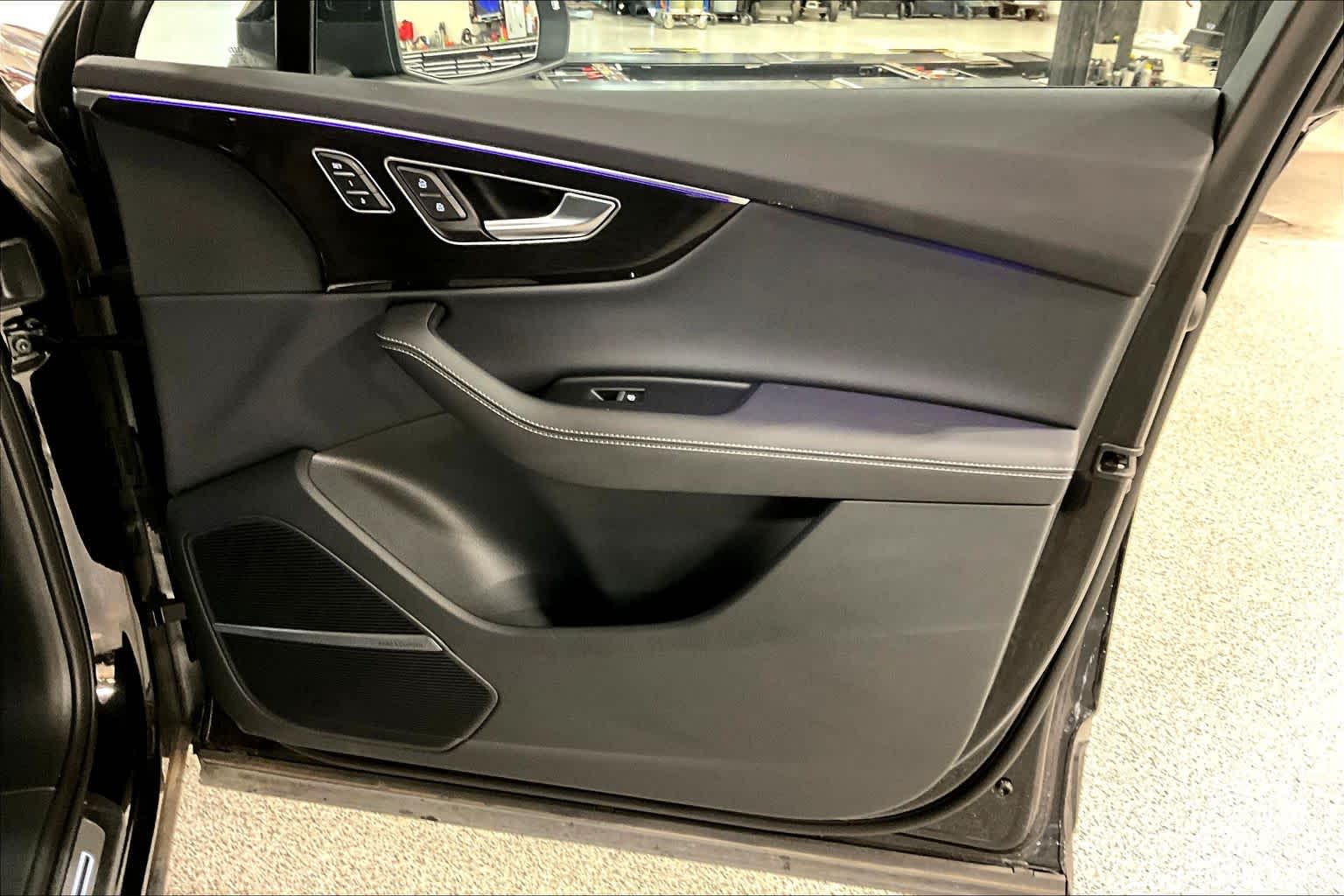 2025 Audi Q7 Prestige Image 22 of 30