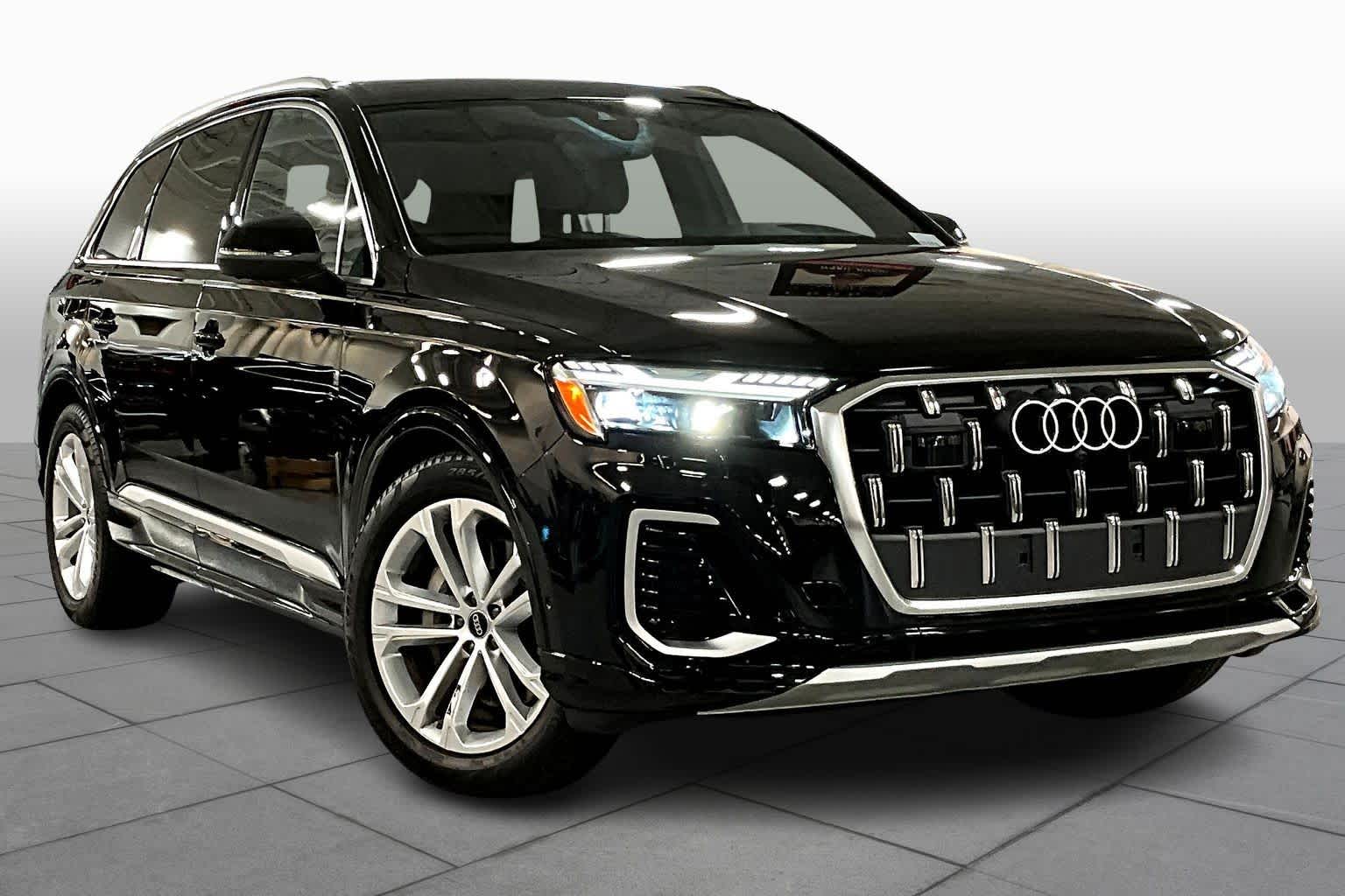 2025 Audi Q7 Prestige Image 3 of 30