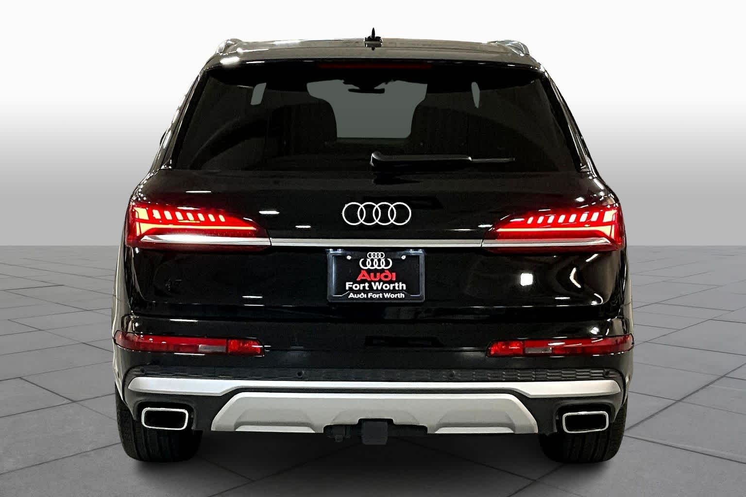 2025 Audi Q7 Prestige Image 5 of 30