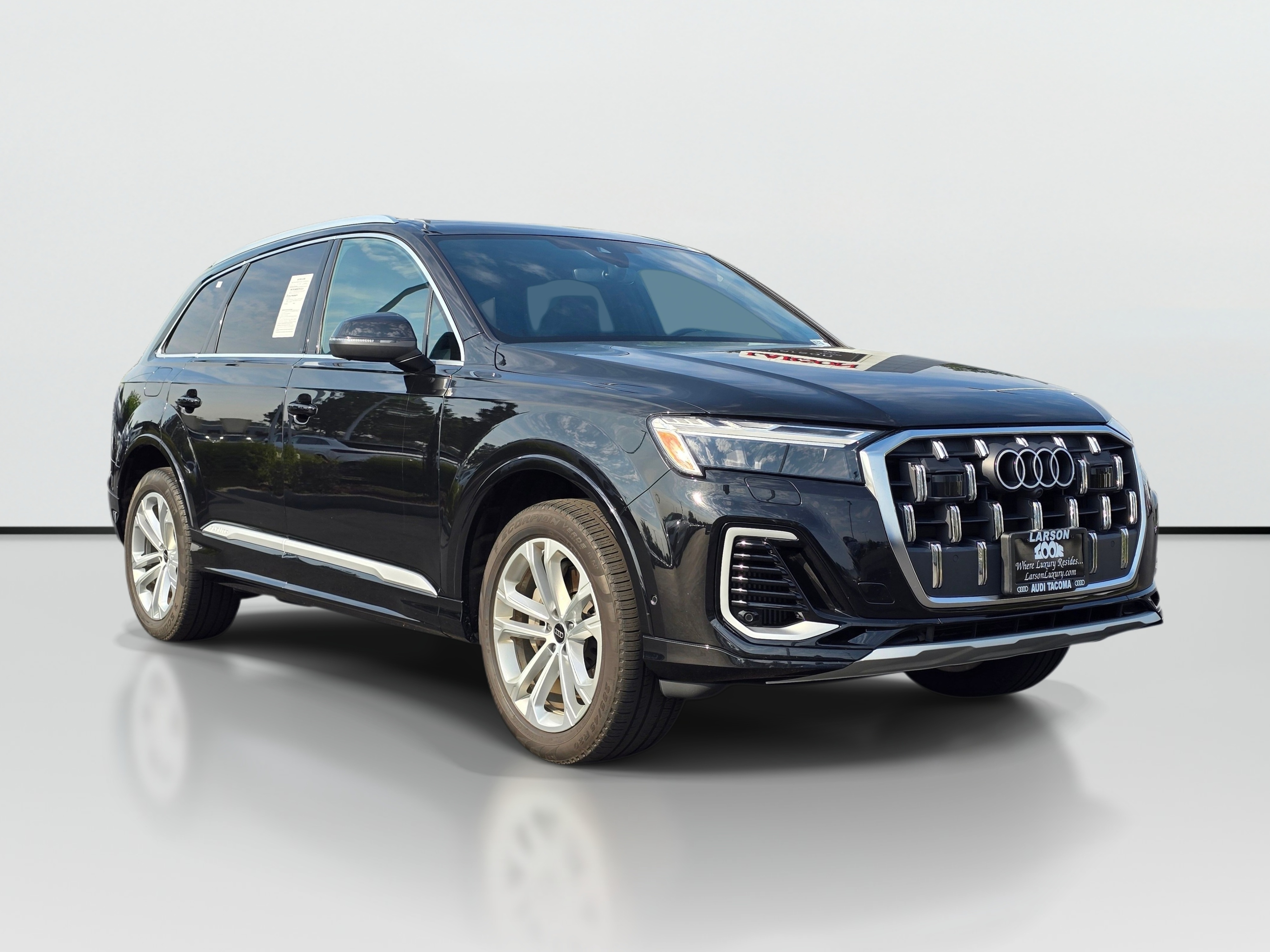 2025 Audi Q7 Premium Plus Image 2 of 47