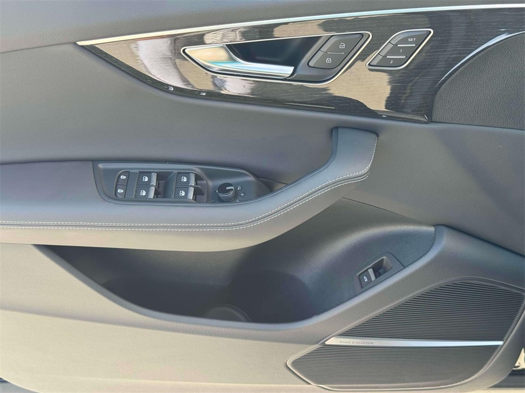 2025 Audi Q8 Premium Plus Image 18 of 21