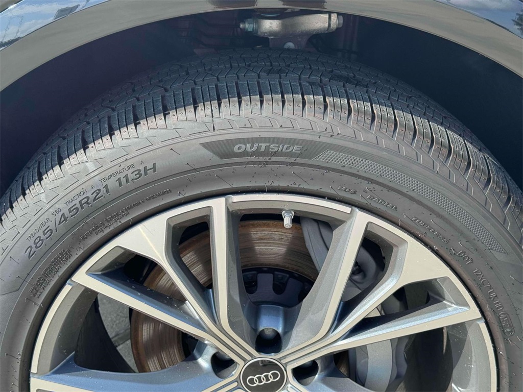 2025 Audi Q8 Premium Plus Image 6 of 21