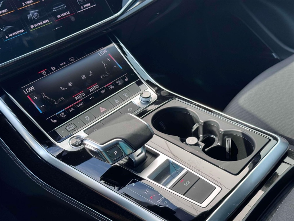 2025 Audi Q8 Premium Plus Image 17 of 21